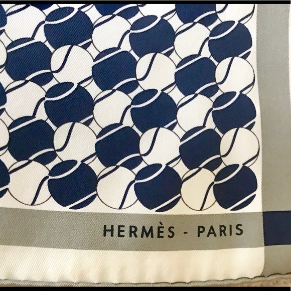 Hermes Silk Scarf 26” x 26” 100% Silk - Picture 6 of 6